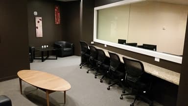 Accommodating viewing room